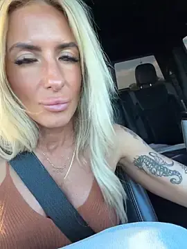 Stripchat Free Live Porn of blondiluvsanal