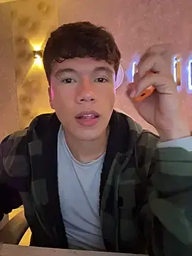 Stripchat Live Porn of Logan_smith1