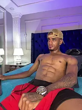 Stripchat Live Sex of AaronCruz_