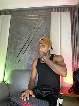 Stripchat Adult Webcams of AaronCruz_