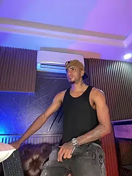 Stripchat Best live sex cam show of AaronCruz_