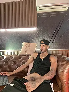 Stripchat Adult Webcam of AaronCruz_