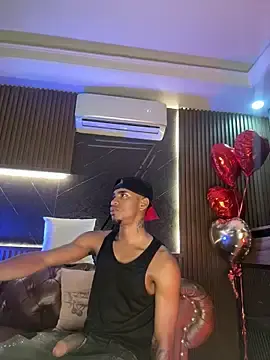 Stripchat Free Porn Cam of AaronCruz_