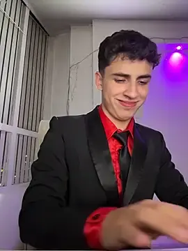 Stripchat Sex Cam of AdrianRinaldi