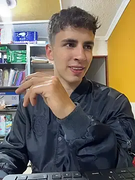 Stripchat Watch Live Sex Cams of AdrianRinaldi