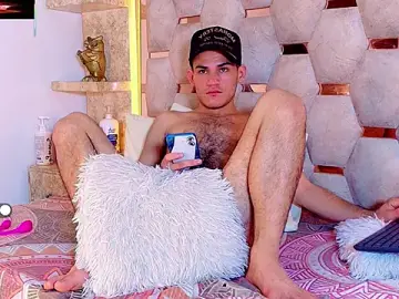 Stripchat Live Sex Cam of Alessandro_Villorina
