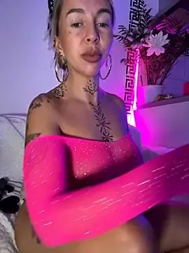 Stripchat Nude Webcam of CheekyChels