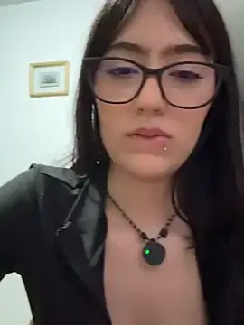 Stripchat Live Sex Cam of HinaSweet