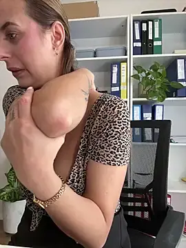 Stripchat Adult Webcams of Hii_Lolla