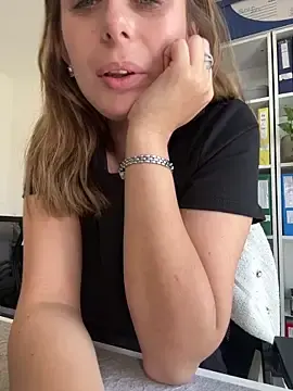 Stripchat Nude Webcam of Hii_Lolla