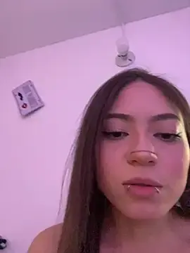 Stripchat Free Porn Cam of PrettyAmber