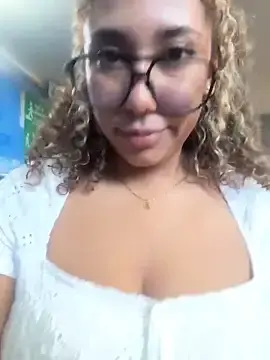 Stripchat Sex Cam of lauraltt