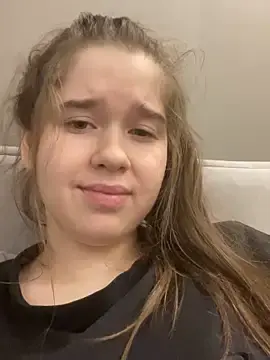 Stripchat Free Live Porn of HornyGirlH