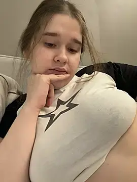 Stripchat Free Live Porn of HornyGirlH