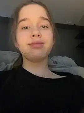 Stripchat Free Live Porn of HornyGirlH