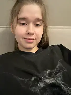 Stripchat Sex Chat of HornyGirlH