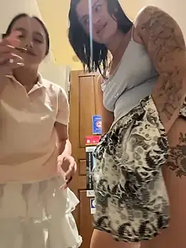 Stripchat Live Sex Cam of MiaTee