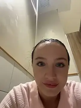 Stripchat Best Webcam of MiaTee