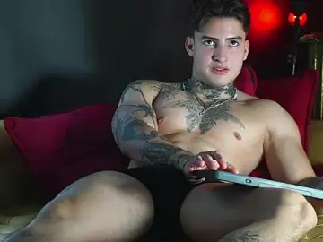 Stripchat Sex Cam of dantecoppolaa_