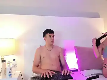 Stripchat Live Sex Cam of Dylan_Katte