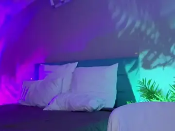 Stripchat Live Sex of L1ittle_kitty_
