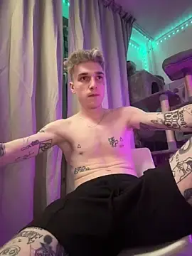 Stripchat Live Sex Cam of davesinner