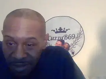 Stripchat Free Live Porn of CuzzyB69