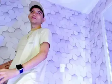 Stripchat Best live sex cam show of Tayler_Hot_Boy