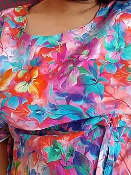 Stripchat Nude Webcam of mitu_Queen