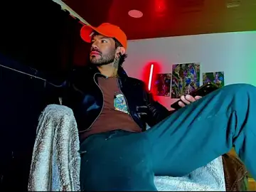 Stripchat Free Live Porn of LatinMilk_