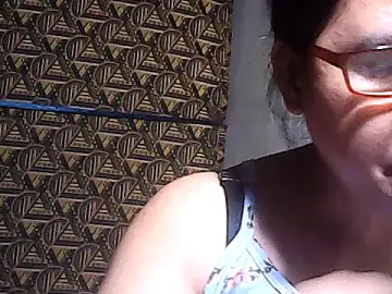 Stripchat Free Porn Cam of sweetsosie18