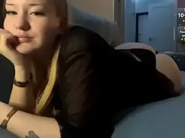 Stripchat Live Sex Cam of PandaFluff