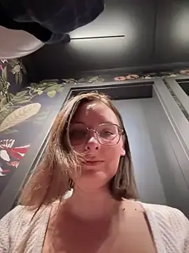 Stripchat Best live sex cam show of The_Snowwhitee