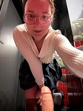 Stripchat Private Sex Chat of The_Snowwhitee