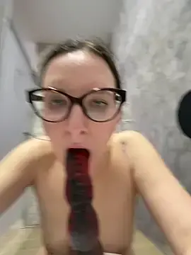 Stripchat Live Sex Cam of The_Snowwhitee
