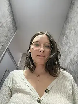 Stripchat Adult Webcam of The_Snowwhitee