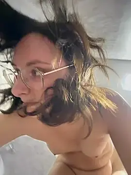 Stripchat Adult Webcam of The_Snowwhitee