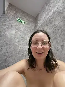 Stripchat Live Sex Cam of The_Snowwhitee