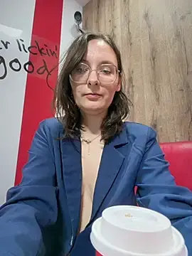 Stripchat Adult Webcam of The_Snowwhitee