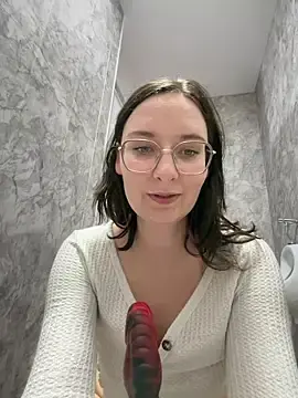 Stripchat Free Porn Cam of The_Snowwhitee