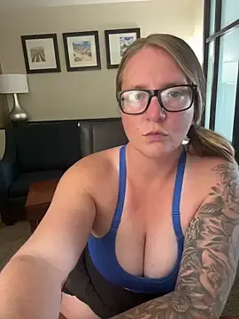 Stripchat Adult Webcams of _ElizabethLove_