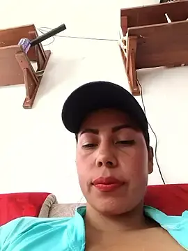 Stripchat Live Sex Cam of _andrea30