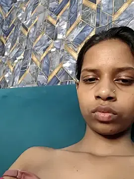 Stripchat Live Porn of Aaliya1993