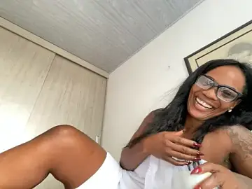 Stripchat Live Porn of Bustykeyla