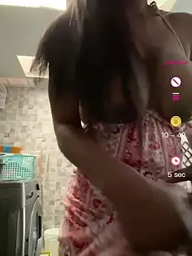 Stripchat Live Sex of Bustykeyla