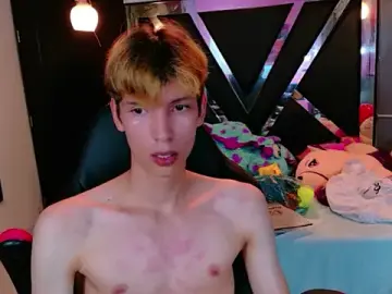 Stripchat Free Porn Cam of Liam_Green1