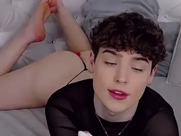 Stripchat Sex Cam of RobbyCharming