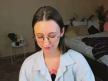 Stripchat Sex Cam of YourLovellyStory