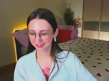 Stripchat Adult Webcam of YourLovellyStory