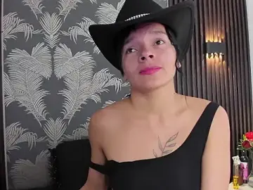 Stripchat Sex Cam of _shantal_smith